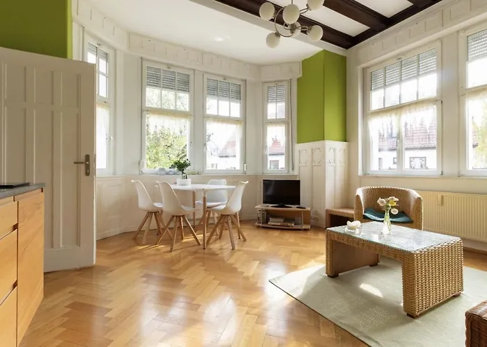 Im Villenviertel Daire Jena